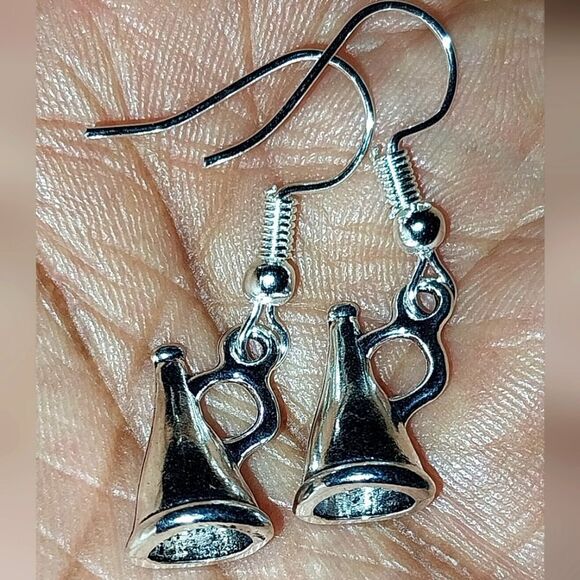 Hand crafted antique cheerleader earrings - Picture 4 of 4